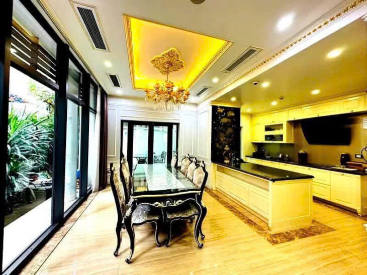 Bán nhà Võ Chí Công 2 ô tô vào nhà, ngõ thông, KD VP, SPA, 7 tầng thang máy,75m -22.5 tỷ