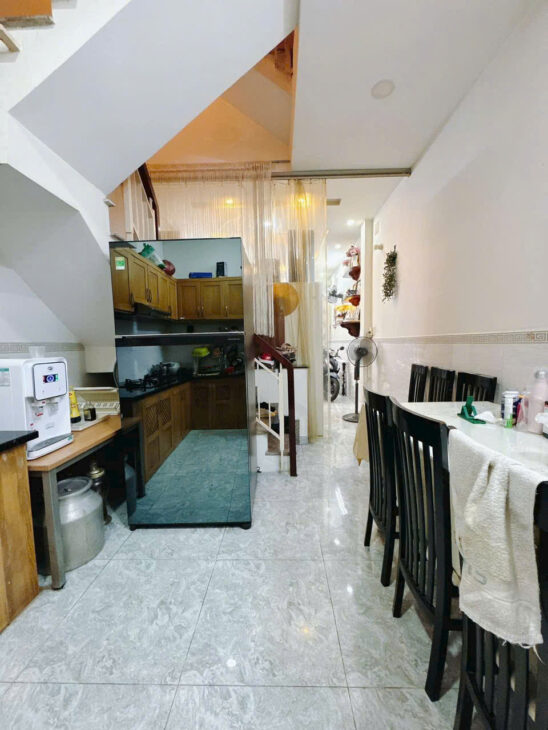 NHÀ MỚI SÁT MẶT TIỀN ĐƯỜNG KHÁNH HỘI Q4 NGANG 3.4 X 12.5 ĐÚC 4 TẤM CHỈ 5 TỶ