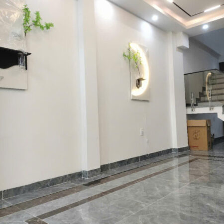 bán nhà ngõ phố Lạch Tray,Ngô Quyền,Hải Phòng, vị trí cực đẹp.view đăng sau là hồ điều hòa