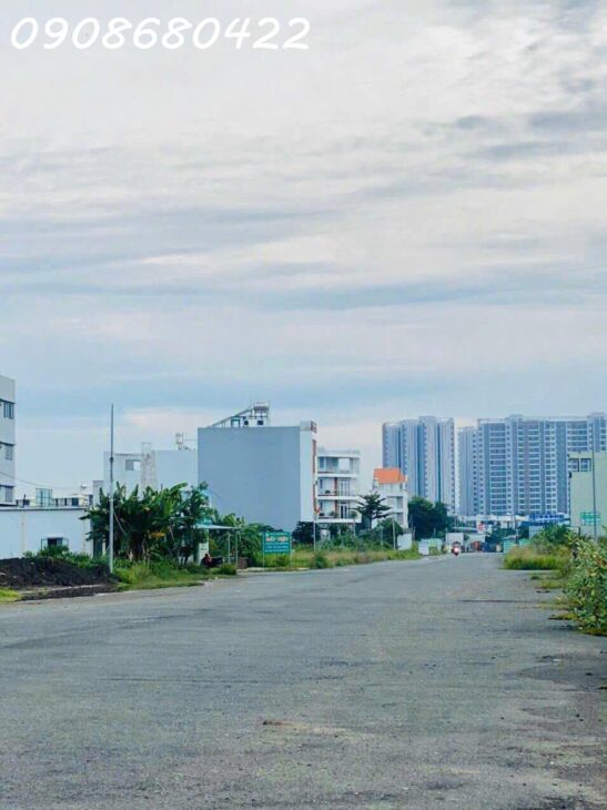 Mặt Tiền đường Bưng Ông Thoàn, P. Phú Hữu – Q9 ( đối diện Khu Villa Parrk )