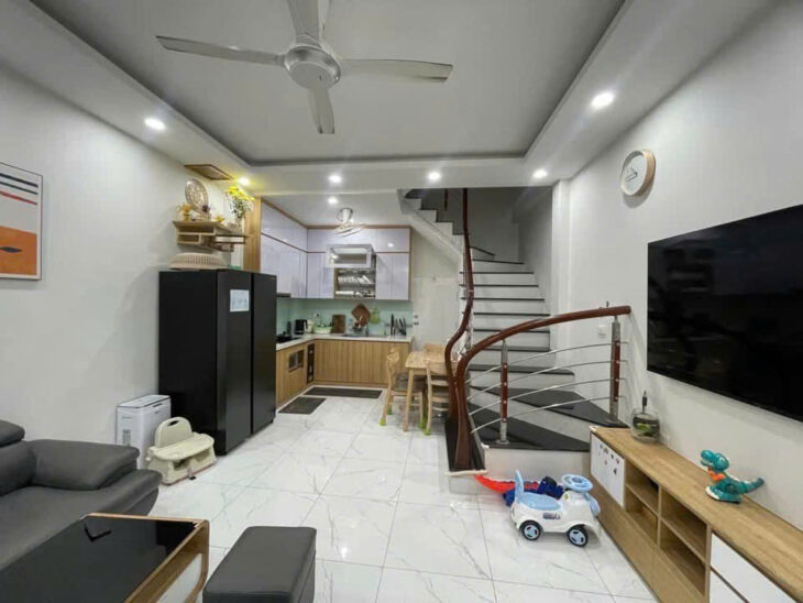 ???? B*ÁN NHÀ DÂN XÂY Á MỘ ,LONG BIÊN 2 THOÁNG TRƯỚC SAU – 5 TẦNG – THIẾT KẾ ĐẸP – GIÁ CHỈ NHỈNH 6