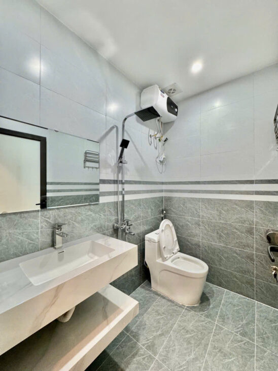 bán căn nhà mới xây 3 tầng ngõ phủ thượng đoạn,hải an,hải phòng ,điểm đông dan,giá 2 tỷ 7,cực đẹp