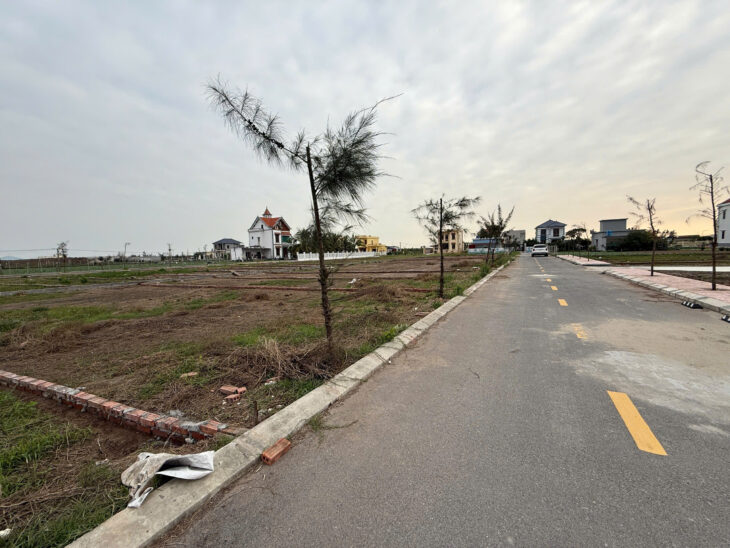 Cần tiền ăn tết bán gấp đất giao phong 100m2 giá hơn 1 tỷ thôi ạ