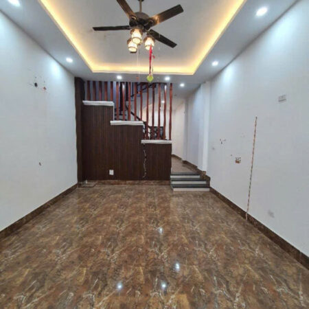 NHÀ ĐẸP LONG LANH -NGỌC THUYYJ LONG BIÊN -3 THOÀNG TRƯỚC SAU NGÕ GẦN Ô TÔ ĐỖ DT 52M X 4 TẦNG GIÁ