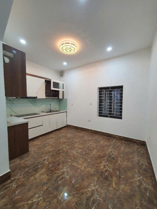 NHÀ ĐẸP LONG LANH -NGỌC THUYYJ LONG BIÊN -3 THOÀNG TRƯỚC SAU NGÕ GẦN Ô TÔ ĐỖ DT 52M X 4 TẦNG GIÁ