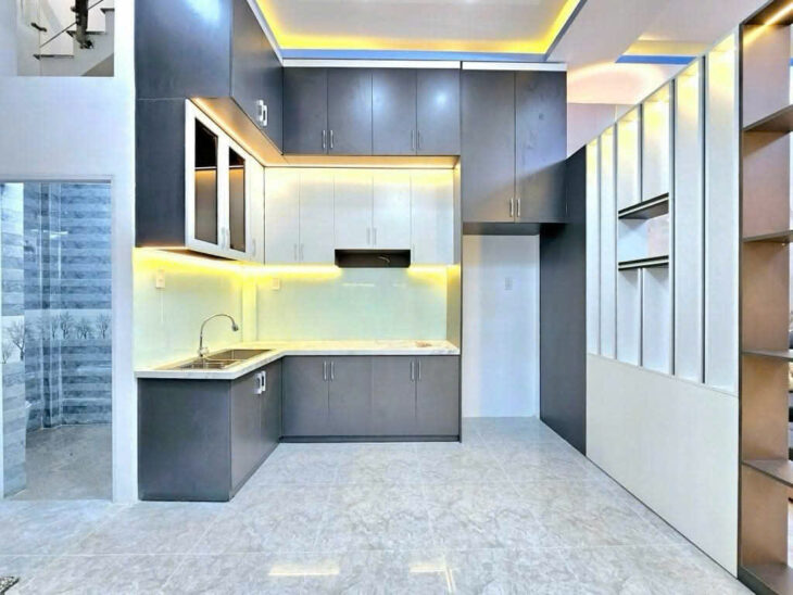 HẺM XE HƠI – NGANG 5M – NHÀ MỚI ĐẦY ĐỦ NỘI THẤT