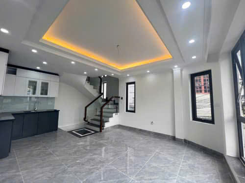 NHÀ MỚI BÁT KHÓI – LONG BIÊN – 39M2 x 6T – MT 5M – 6.2 TỶ-LÔ GÓC – Ô TÔ NGỦ TRONG NHÀ