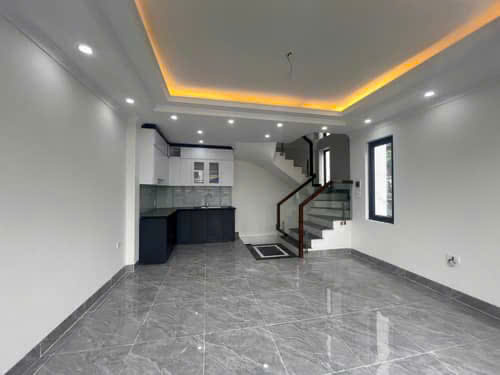 NHÀ MỚI BÁT KHÓI – LONG BIÊN – 39M2 x 6T – MT 5M – 6.2 TỶ-LÔ GÓC – Ô TÔ NGỦ TRONG NHÀ