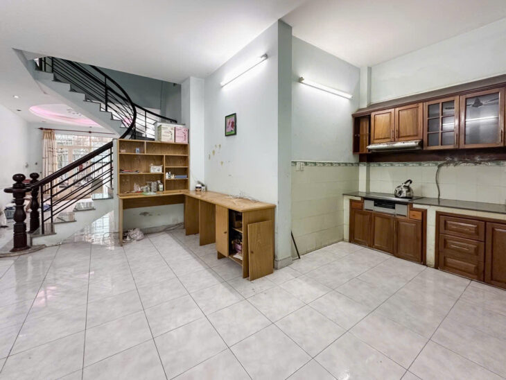 HẠ CHÀO 1.5 TỶ , BÁN NHÀ SÁT MT CÁCH MẠNG THÁNG 8 – Q.10 68M2 NỞ HẬU – 6,9 TỶ .
