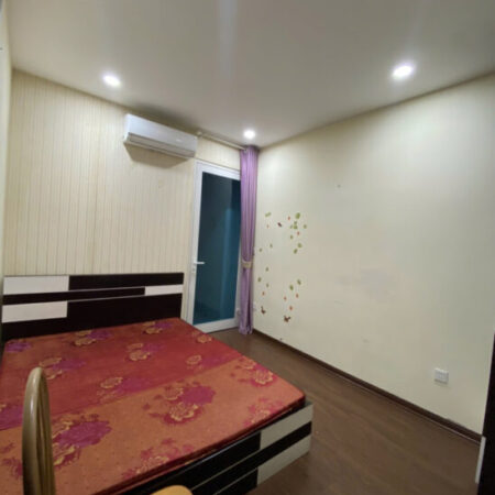 Gia đình em có căn hộ cần bán tháp A Hồ Gươm PLaza 2 ngủ 2 vệ sinh full nội thất đẹp giá 4,35 tỷ