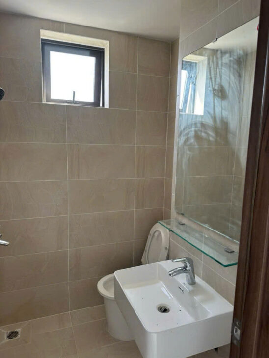 CHO THUÊ CĂN 3PN NGAY MẶT TIỀN QL13 GIÁ 6TR5