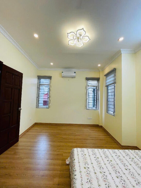 NGỌC KHÁNH – 53M2 X 5 TẦNG – 9.8 TỶ – OTO NGỦ TRONG NHÀ – THANG MÁY – KINH DOANH SANG