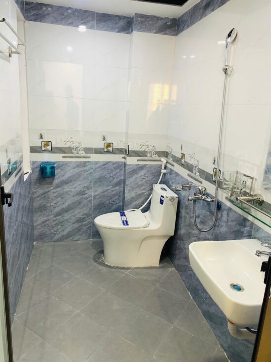 Bán nhà phố Phan Đình Giót- Hà Đông, gần ô tô đỗ, DT 34m2 x 5T, MT 4.5m . Giá 6 tỷ