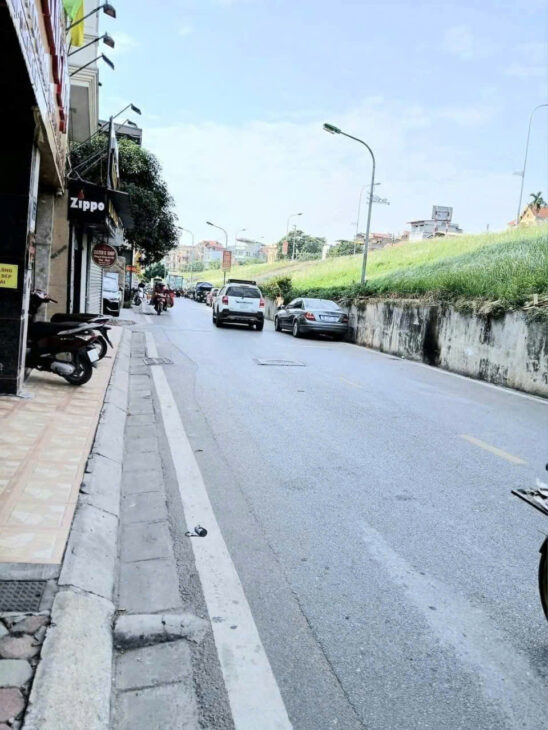 HIẾM NHÀ NGỌC THUỴ – LONG BIÊN – 63M x 3 TÀNG – GIÁ NHỈNH 6 TỶ VỊ TRÍ ĐẸP – CÁCH 15M RA MẶT PHỐ –