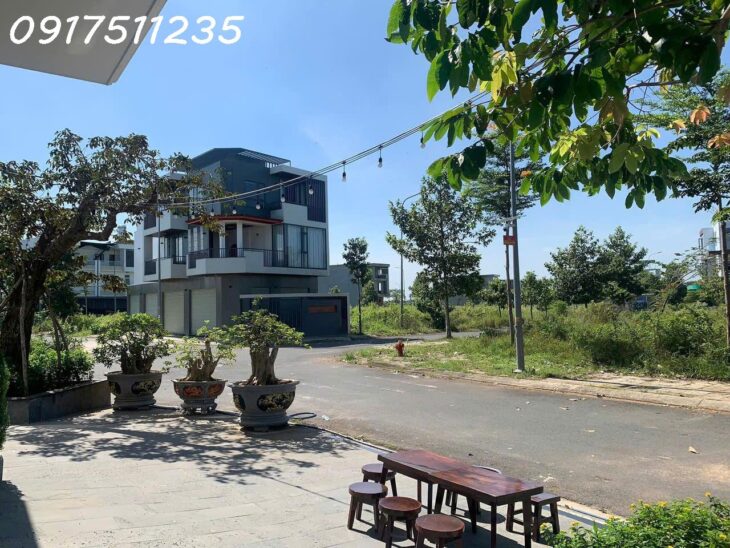 2.2 tỷ Long hưng khu 4 thương mại- đường thông=> công viên. 100m2 sổ hồng