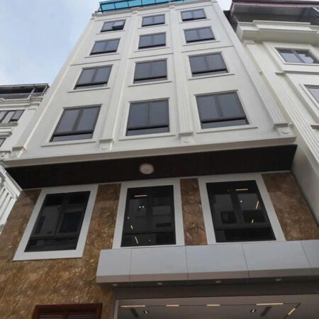 Giảm sốc 4 tỷ, cần bán căn nhà phân lô 121m2, 6 tầng, mặt tiền 11m tại Mỹ Đình, đường ô tô tránh