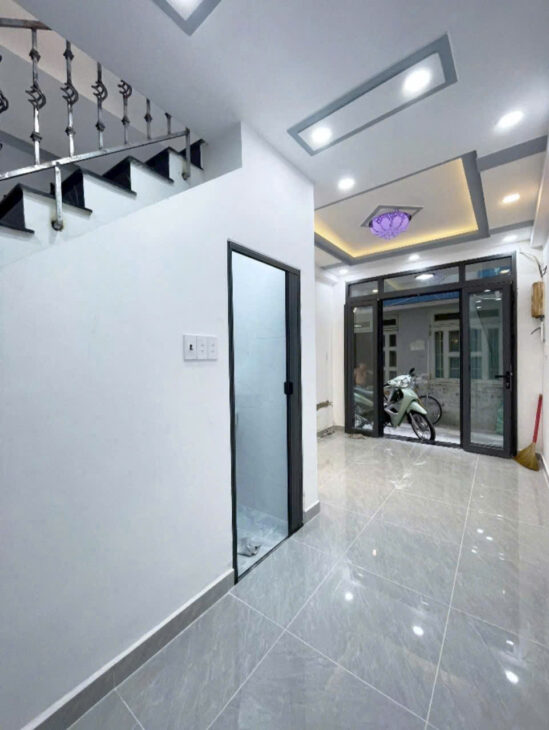 Sát mặt tiền đường xe hơi Có 10 m Đường trước nhà 3 m DIỆN TÍCH SỬ DỤNG 65M2 3 TẤM HƠN 2 TỶ