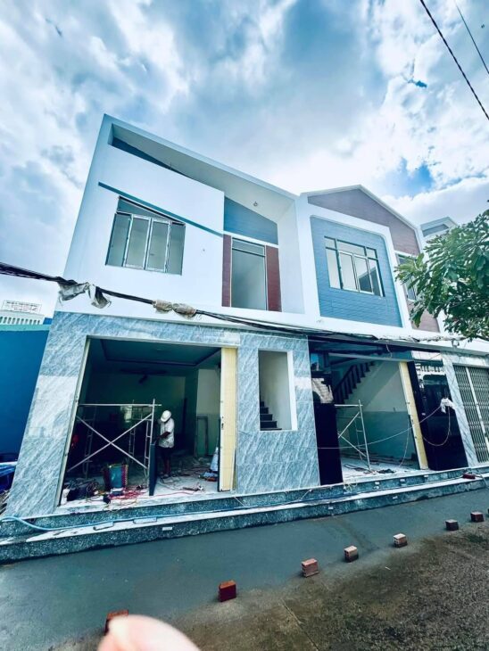**Chỉ Với 300 Triệu – Sở Hữu Ngay Căn Nhà Xịn Mịn Đón Tết**