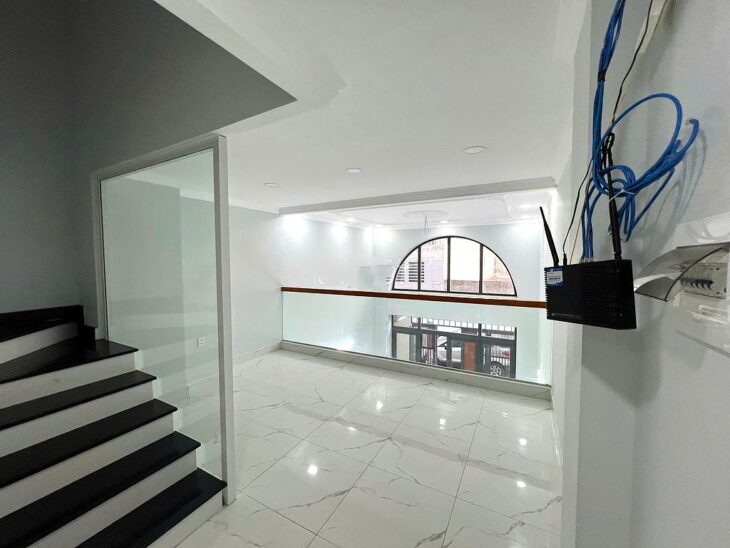 Nhà hxh Lê Trọng Tấn, 1 lửng 3 lầu 4pn5wc như hình, giá 17tr/th