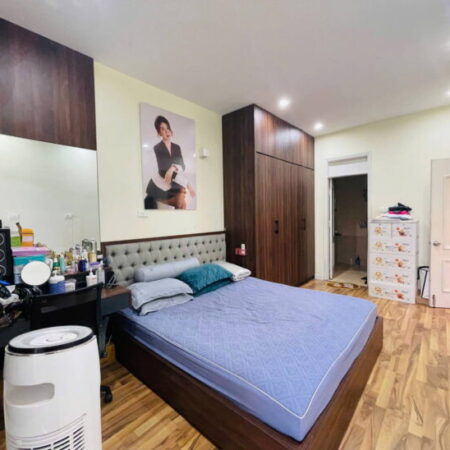 Chính chủ bán gấp CH chung cư lô góc, DT 147m2, 3PN, Hoàng Đạo Thúy, Cầu Giấy 9,0 tỷ.