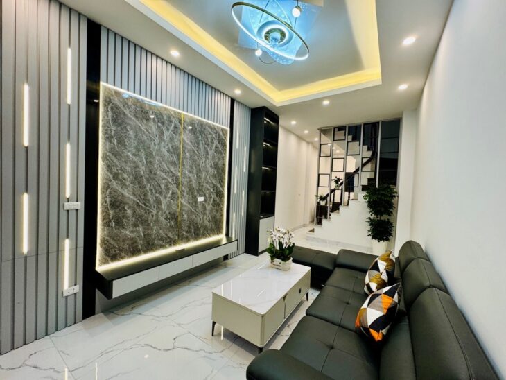 Bán nhà phố Giáp Bát, Hoàng Mai, ô tô tránh 10m, 30m ra mặt phố, 34m2, chỉ 7.35 tỷ (MTG – CTL)