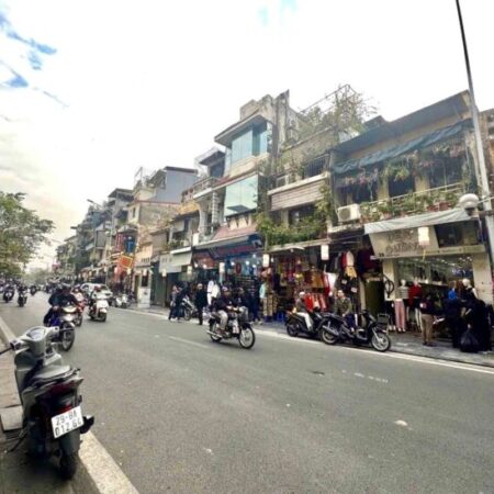 NHÀ MẶT PHỐ HÀNG ĐÀO,HOÀN KIẾM, VIEW HỒ GƯƠM,141M, THANG MÁY, DÒNG TIỀN 200TR/TH,134.8 TỶ