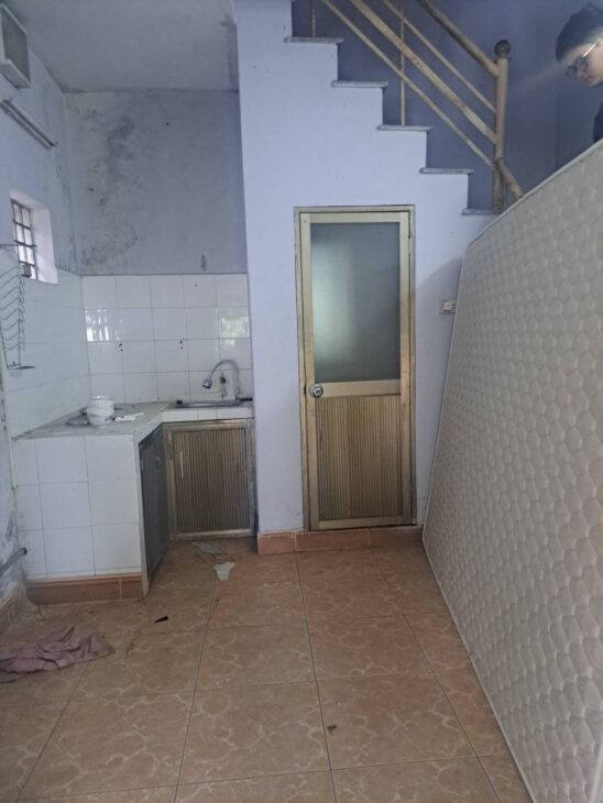 Bán nhà Hoàng Đạo Thành giá 4.5 tỷ, diện tích 65m2, tầng1, mặt tiền 7m