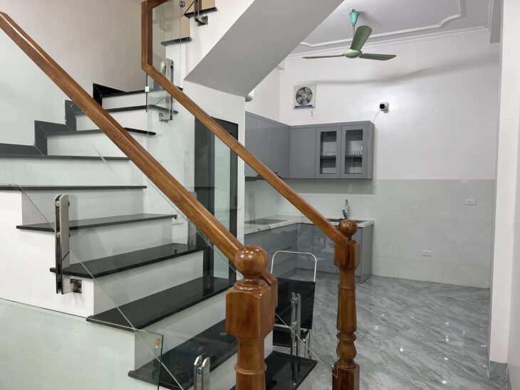 BÁN NHÀ TRẦN QUỐC HOÀN – PHÂN LÔ, ÔTÔ TRÁNH, ÔTÔ VÀO NHÀ, KINH DOANH, NGÕ THÔNG ( CHỈ 14.5 tỷ)