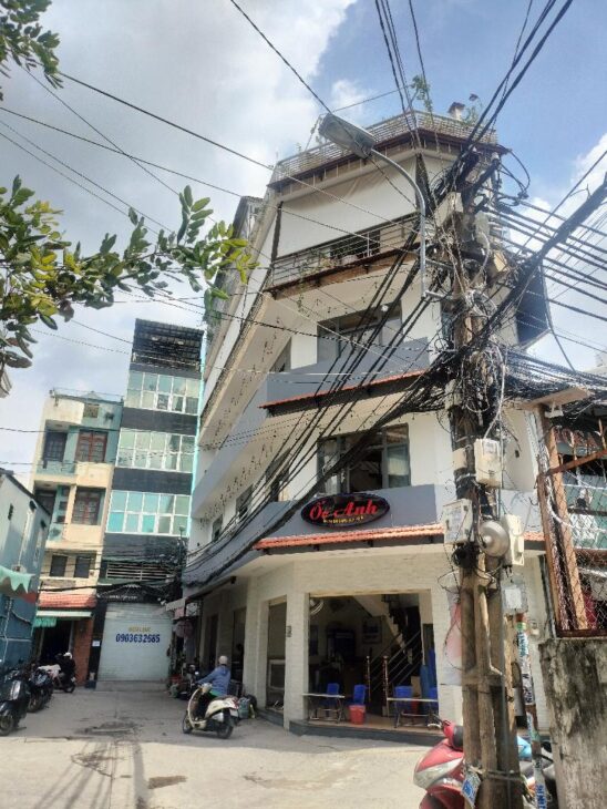 HẺM 2 XE TẢI TRÁNH NHAU , Ô TÔ ĐẬU TRƯỚC CỬA HOẶC NGỦ TRONG NHÀ. [P2Q8].SIÊU PHẨM DƯƠNG BÁ TRẠC.