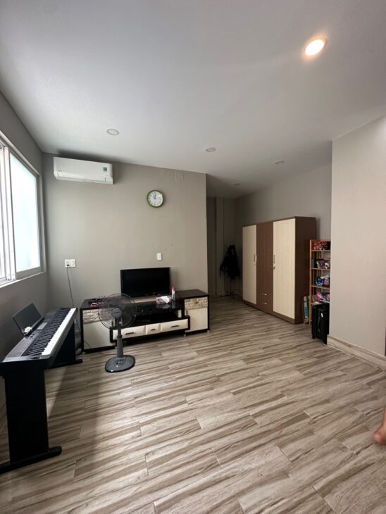 Mặt tiền Trần Thị Ngôi 8×20 chỉ 27 tỷ 5