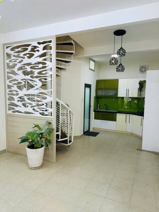 Bán nhà đường Cách Mạng Tháng 8 – P.2, Q.10, Xe hơi đỗ cửa – 4mx9m – 2 tầng mới đẹp – 6,5 tỷ