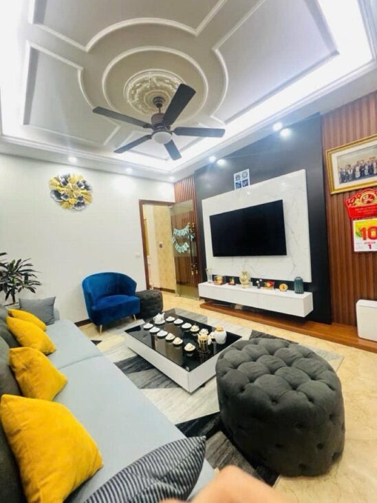 NHÀ ĐẸP TRẦN QUỐC HOÀN – NGÕ THÔNG ÔTÔ TRÁNH, GARA ÔTÔ – KINH DOANH – DÂN TRÍ CAO