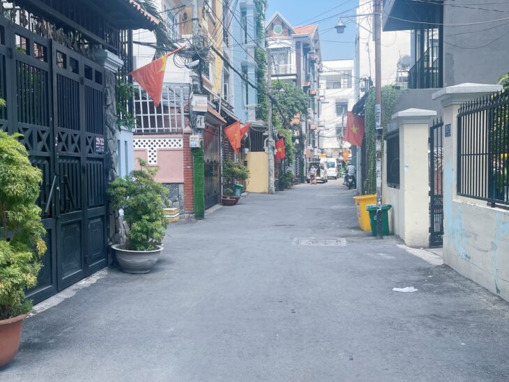 Chỉ có 6,2 tỷ sở hữu ngay nhà 4 tầng, 76m2 ngang 4m, hẻm xe tải