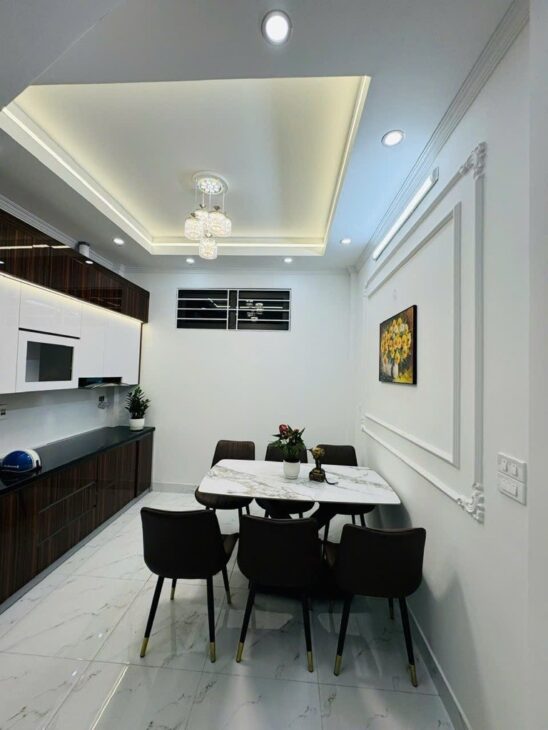 BÁN NHÀ KIM GIANG, HOÀNG MAI, Ô TÔ ĐỖ CỬA, 61S RA PHỐ, 39M2, 7.95 TỶ(CTL)