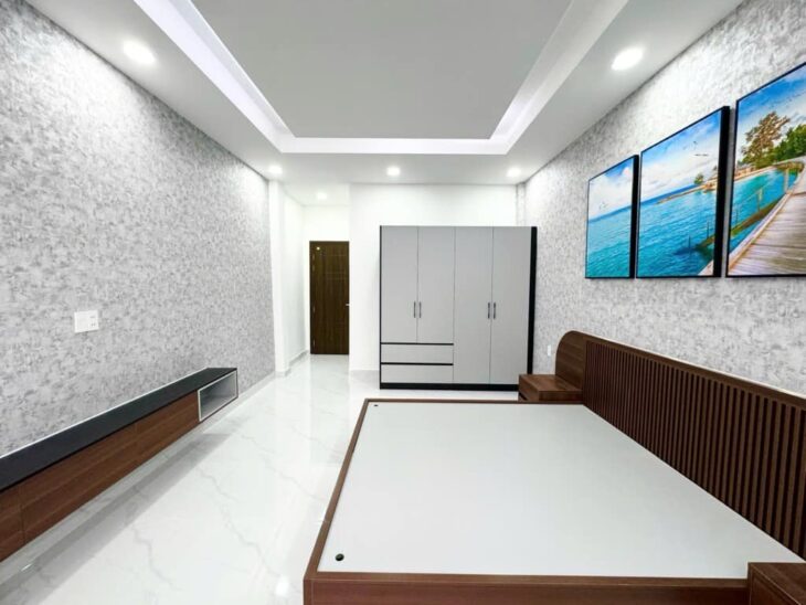 – NHÀ MỚI HOÀN THIỆN ĐẦY ĐỦ NỘI THẤT CAO CẤP, 83m2, 4×21, cách Mặt Tiền 50m, 836 Huỳnh Tấn Phát,