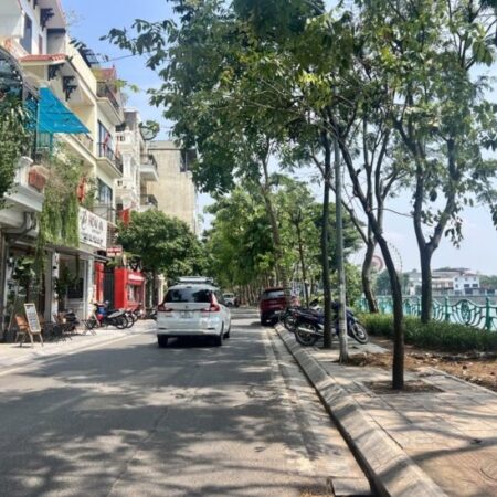 Trích Sài Lạc Long Quân – kinh doanh đắc địa – ô tô tránh – 5 tầng – chỉ 17 tỷ Trích Sài Lạc Long Quân – kinh doanh đắc địa – ô tô tránh – 5 tầng – chỉ 17 tỷ