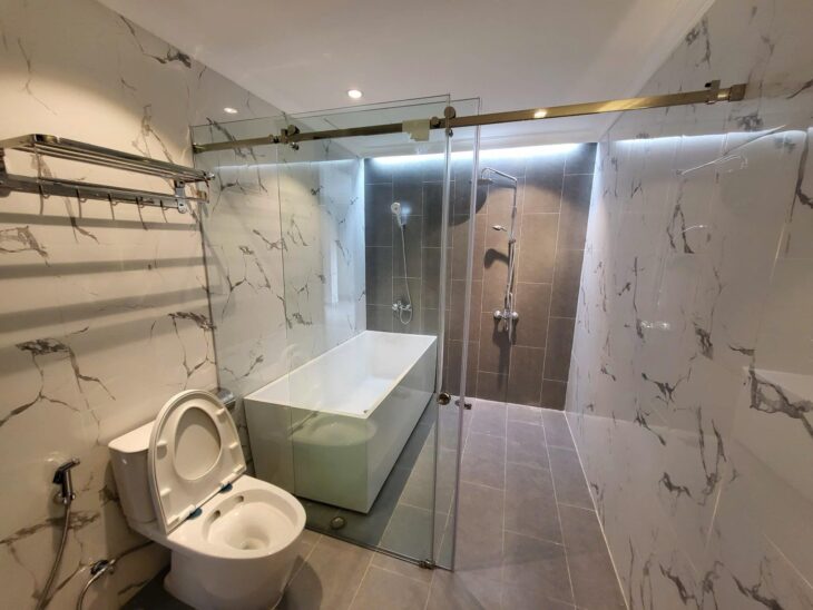 (TÒA VĂN PHÒNG-LÔ GÓC-BỀ THẾ)Phố Nguyên Hồng, Ôtô tránh 72m/8 Tầng/MT 17m 56 Tỷ