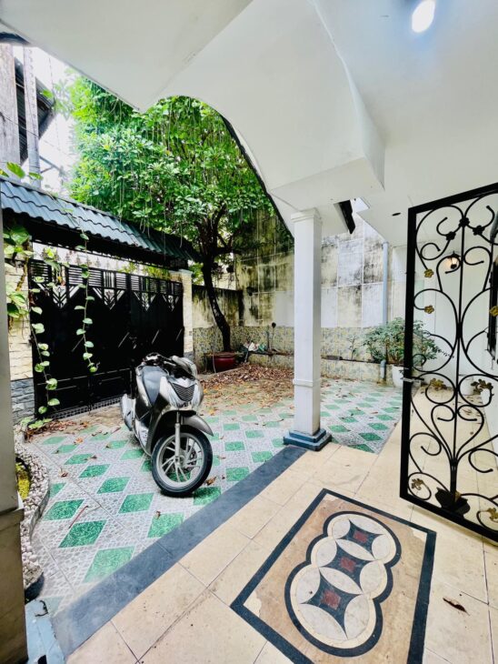 BÁN BIỆT THỰ MINI HIỆP THÀNH – HẺM THÔNG THOÁNG – 80m2 – CÓ SÂN ĐỂ XE – 4.9 tỷ.