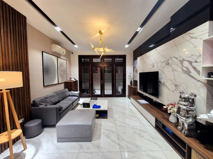 BÁN NHÀ CHIẾN THẮNG HÀ ĐÔNG, PHÂN LÔ OTO TRÁNH, 40M 5T TẶNG NỘI THẤT TIỀN TỶ, GIÁ 12.3TỶ