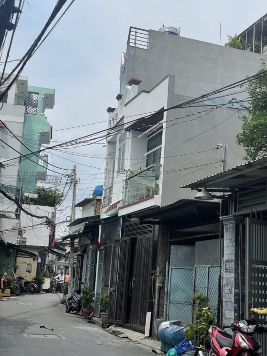 BÁN NHÀ MẶT TIỀN HẺM NHỰA 7M THÔNG LÊ VĂN KHƯƠNG Q12 ĐANG CHO THUÊ SPA. GIÁ RẺ 3,8 TỶ.