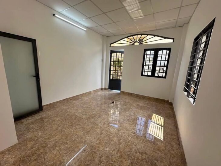 Bán Căn Góc 2 tầng Hẻm đối diện siêu Thị Emart,Phan Văn Trị,Gò Vấp ,hơn 3 tỷ.