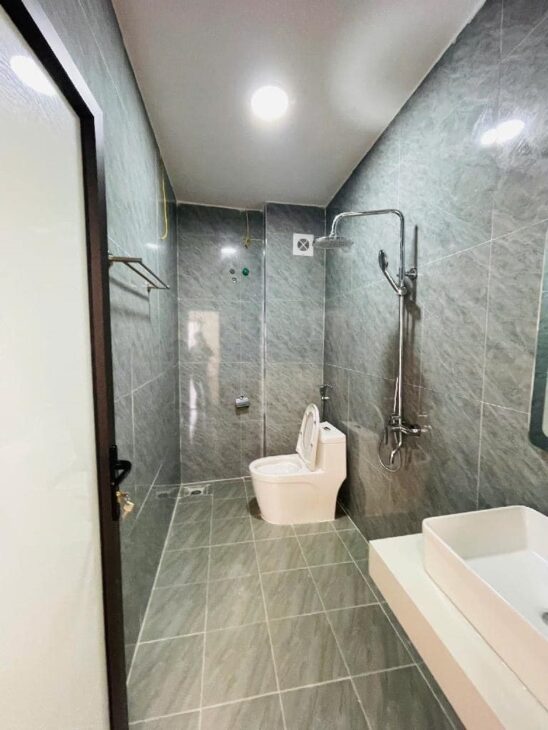 BÁN NHÀ PHỐ CỔ NGỌC LÂM 33M2 * 5 TẦNG *7.5 TỶ , TRUNG TÂM PHỐ NGỌC LÂM