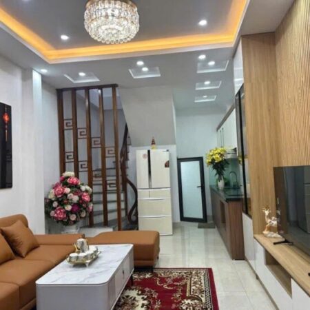 BÁN NHÀ PHỐ CỔ NGỌC LÂM 33M2 * 5 TẦNG *7.5 TỶ , TRUNG TÂM PHỐ NGỌC LÂM