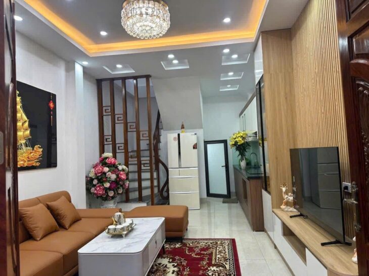 BÁN NHÀ PHỐ CỔ NGỌC LÂM 33M2 * 5 TẦNG *7.5 TỶ , TRUNG TÂM PHỐ NGỌC LÂM