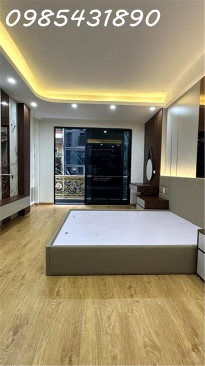 Bán gấp nhà có lộc đường con cái Ngõ 250 Phố Tân Mai HM HN. SĐ50m2, XD35m2*5T mới Trước nhà ~3m.