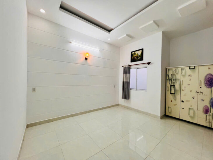 Bán nhanh nhà ngang 5m hiếm, 5x12m, 2 tầng, HXH Hà Huy Giáp, Quận 12 nhỉnh 4Tỷ