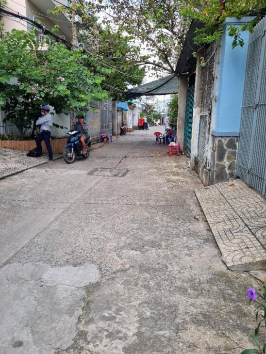 CẦN BÁN GẤP, LƯƠNG VĂN CAN [P15, Q8] DT: 106M2 (4.5X 24) 2T,2PN, 2WC CHỈ 8.2 TỶ