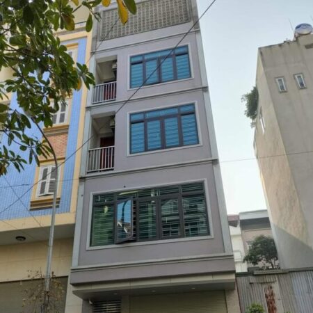 Bán nhà Phạm Văn Đồng thang máy vù vù, gần phố, 30m ô tô, ở và kinh doanh 38m -6.8 tỷ