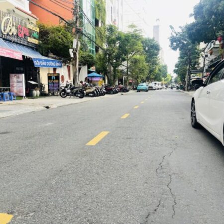 BÁN GẤP TÒA CĂN HỘ KÈM NHÀ HÀNG LÔ GÓC 2 MẶT PHỐ GIÁ SỤP SÀN