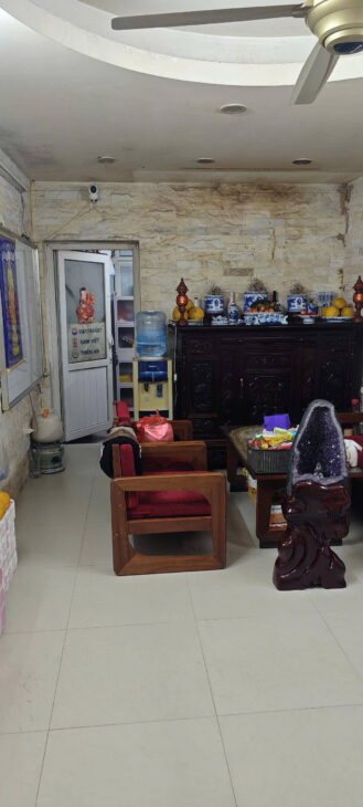 Bán gấp CHTT Tầng1 Kinh doanh , DT 70m2 . Mặt đường Thái Thịnh, Đống Đa, giá 3,685 tỷ.